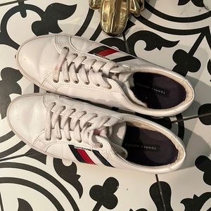 Tommy Hilfiger sneakers. Gently worn size 9
